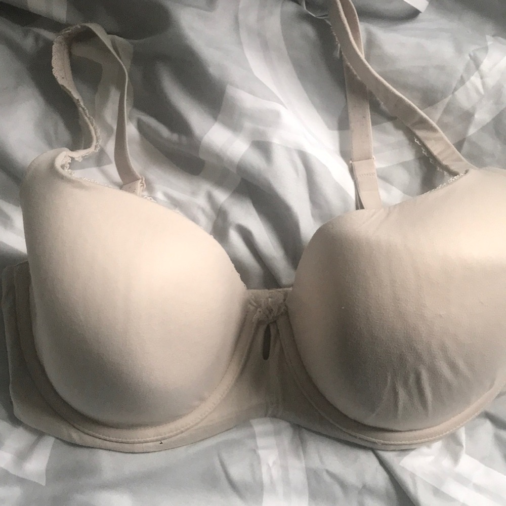 Victoria secret bra body by Victoria liner/ Demi